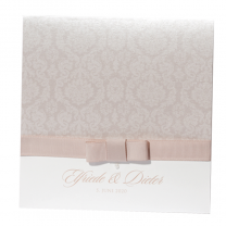 Klassische Hochzeitskarten mit festlicher Zierschleife und luxuriöser Perlenapplikation