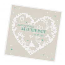 Romantische Save-the-date-Karte aus perlmuttschimmerndem Metallickarton mit charmantem Herzmotiv