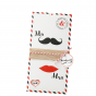 Einladungskarten "Mr. & Mrs." im pfiffigen Design mit charmanter Banderole, Anhänger und Formstanzung