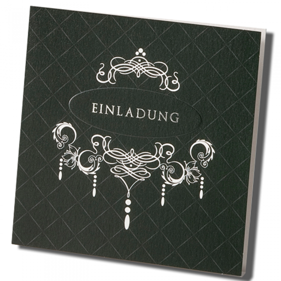 Einladungskarten "Stilsicher" mit glänzender Silberfolienprägung, luxuriösem Ornament in Weißfolie und effektvoller Rautenstruktur
