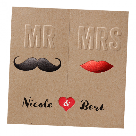 Moderne Hochzeitseinladungen "Mr. & Mrs." auf trendigen Kraftkarton mit edler Folienprägung